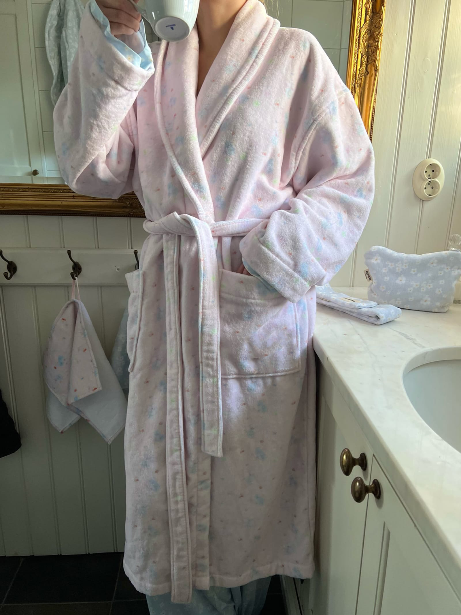 Summer Island Pink Robe 