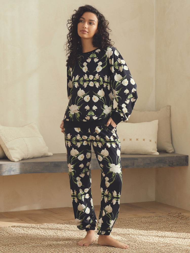 White Flower in Black Pyjamas Set