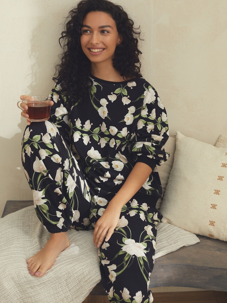 White Flower in Black Pyjamas Set