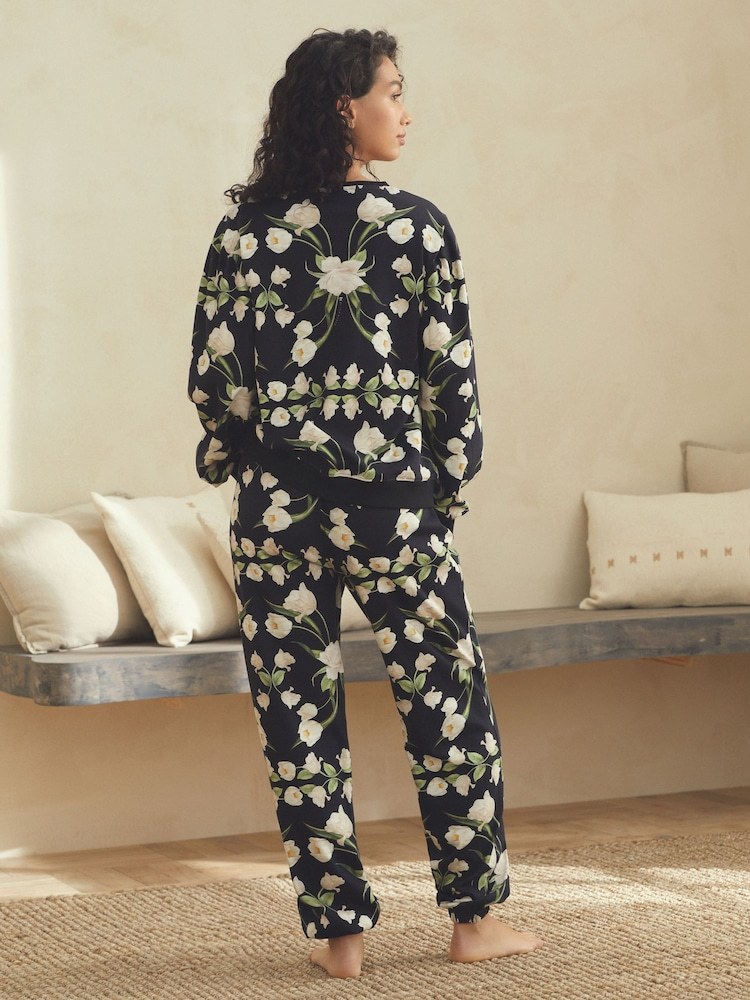 White Flower in Black Pyjamas Set