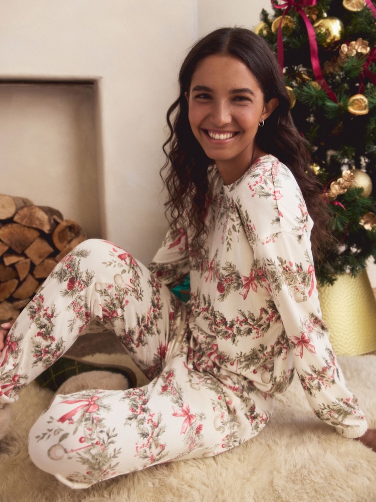 Oatmeal Wreath Cosy Long Sleeve Gift Wrap Pyjamas