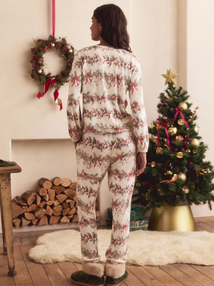 Oatmeal Wreath Cosy Long Sleeve Gift Wrap Pyjamas