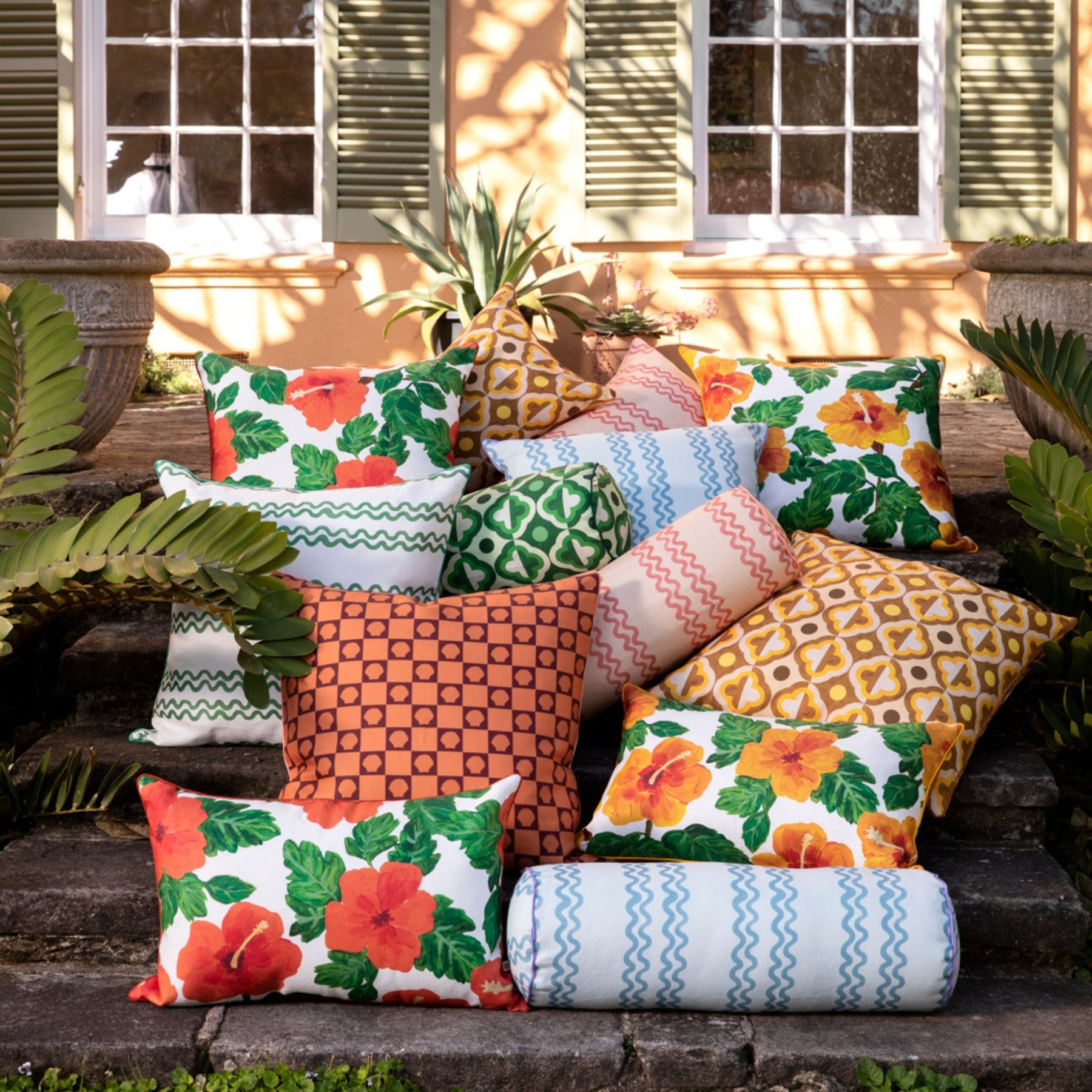 Double Waves Pink Outdoor Cushion