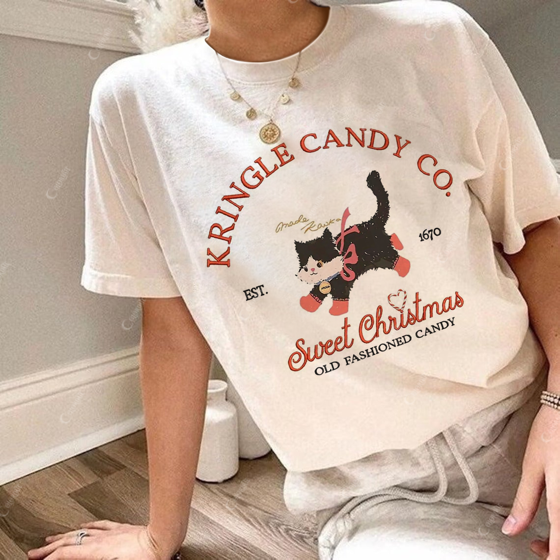 Colordate Women's Red Socks Kitten Print Round Neck Short Sleeve Tee
