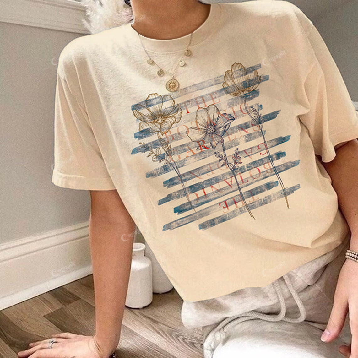 Women's Retro Flowers Print Round Neck Short Sleeve Tee