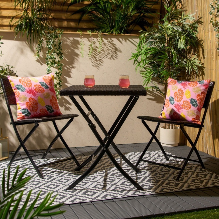 Tropical Style Pink Cushion Covers 