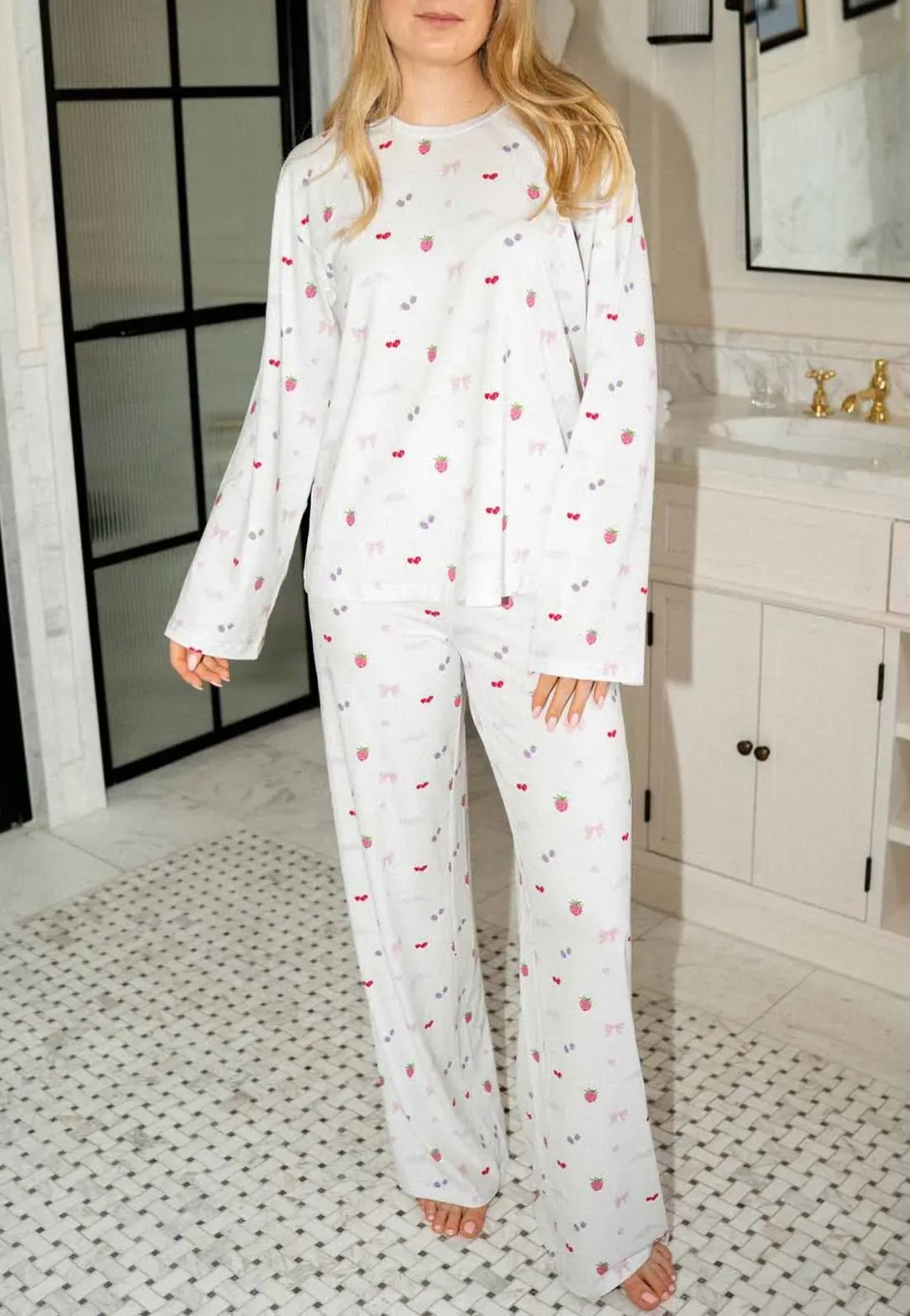 Girldreams Print White Pajama Cozy Sleep Set