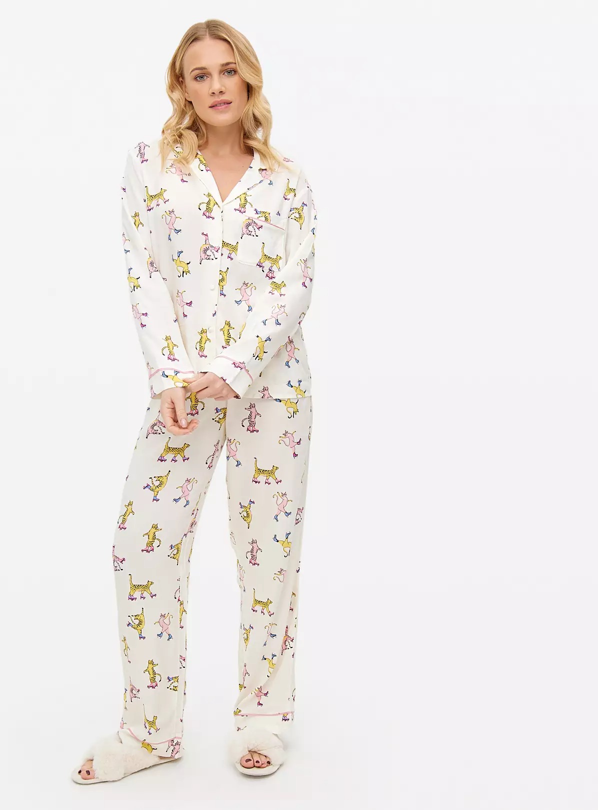 Skating Cats Print Traditional Pyjamas Set