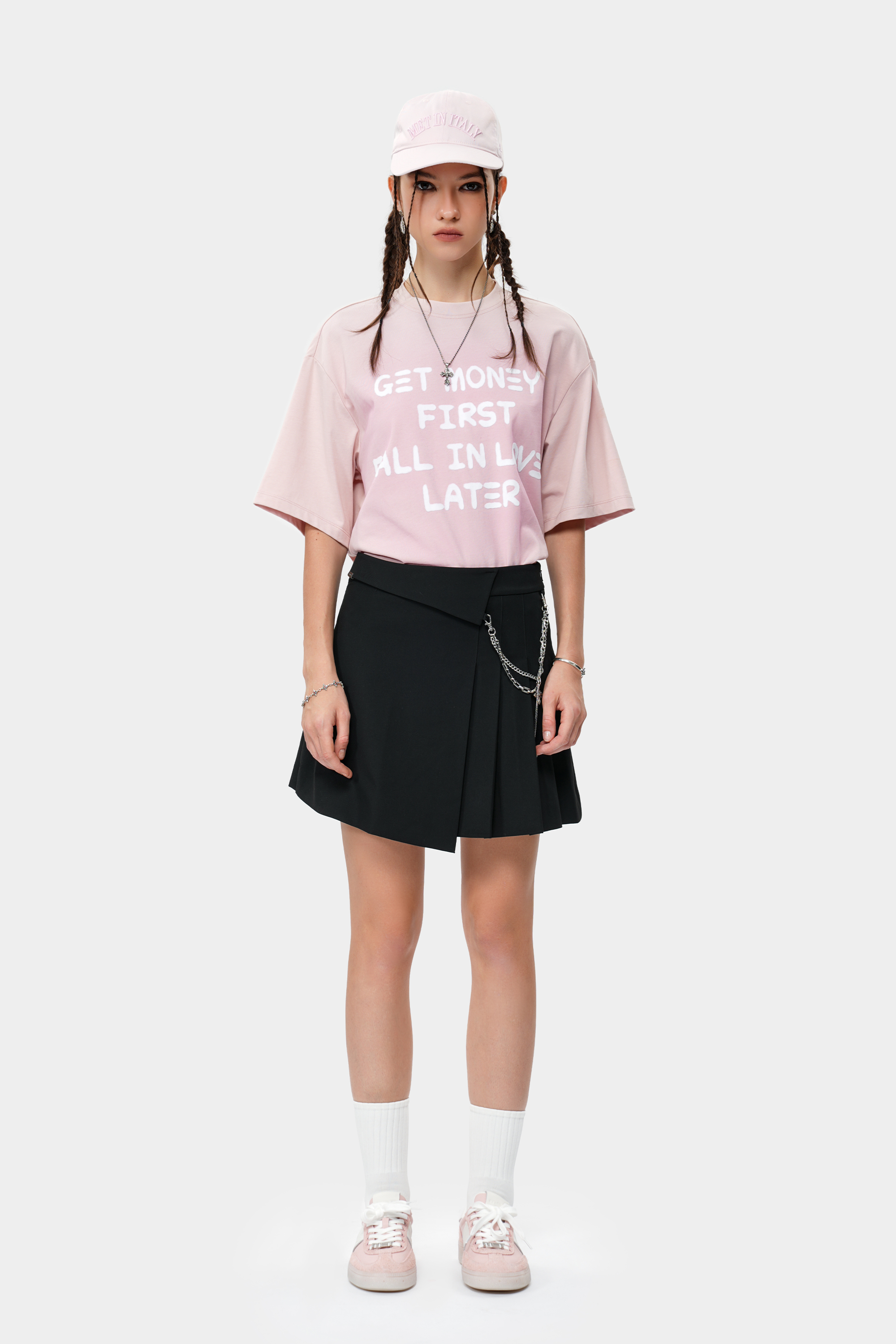 MET initaly versatile couple's outfit top