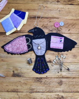 🖤 “Raven’s Keepsake – Guardian of Stitches”