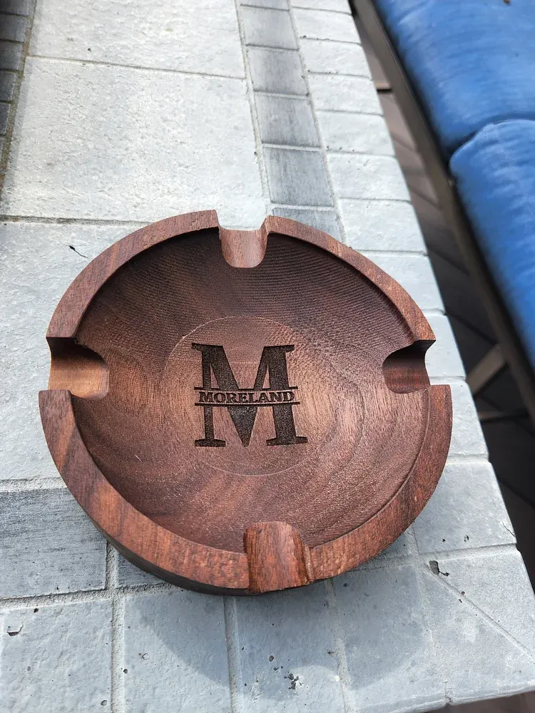 🚬 Personalized Name Walnut Cigar Ash Tray