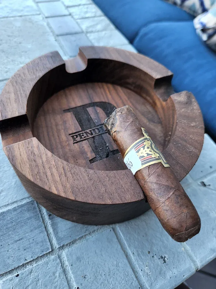 🚬 Personalized Name Walnut Cigar Ash Tray