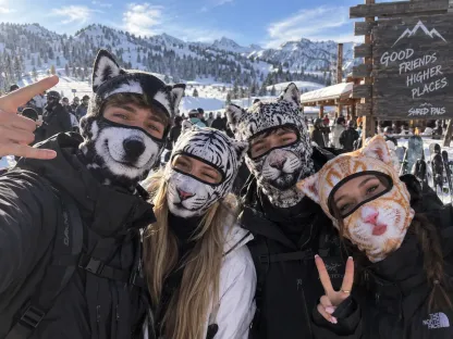 🐱 3D Cat Ski Balaclava – Eye-Catching Animal Face Mask for Outdoor Fun!