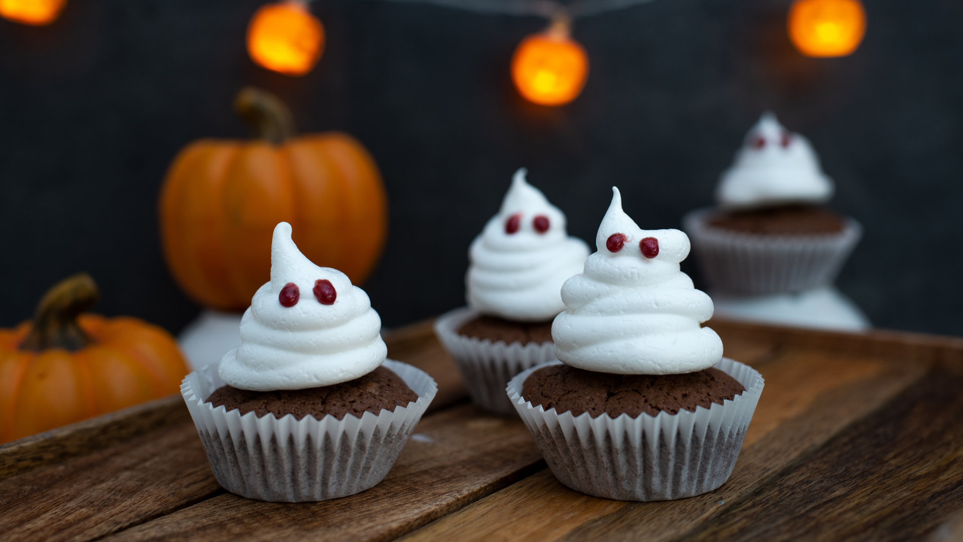 Ghost Cream Cupcakes