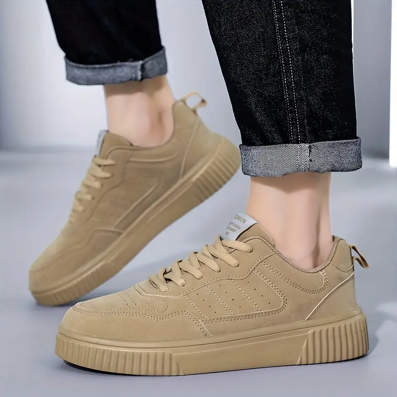 Men's Lightweight Lace-Up Casual Sneakers