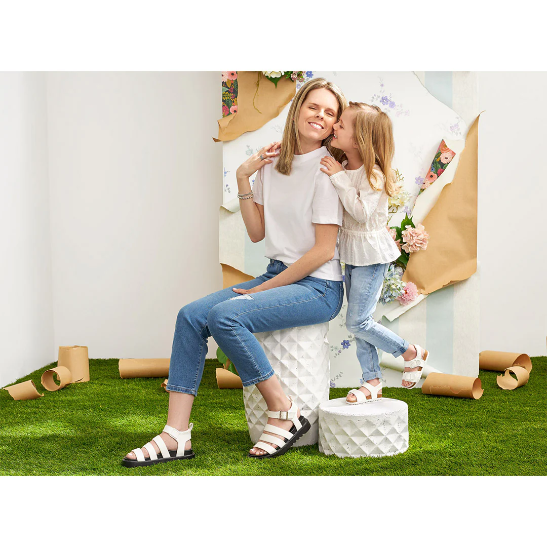 Women's Solid Color Buckle Platform Sandals