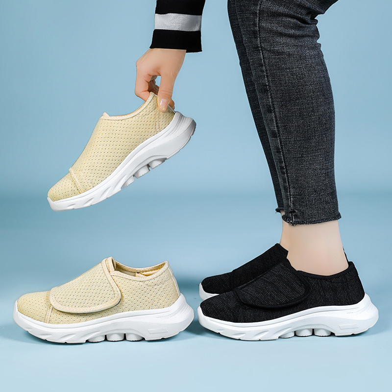 Lightweight Wide Fit Breathable Women's Walking Shoes
