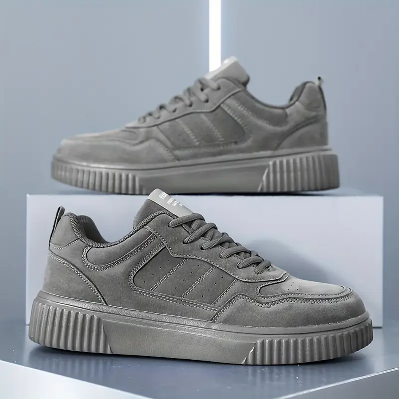 Men's Lightweight Lace-Up Casual Sneakers