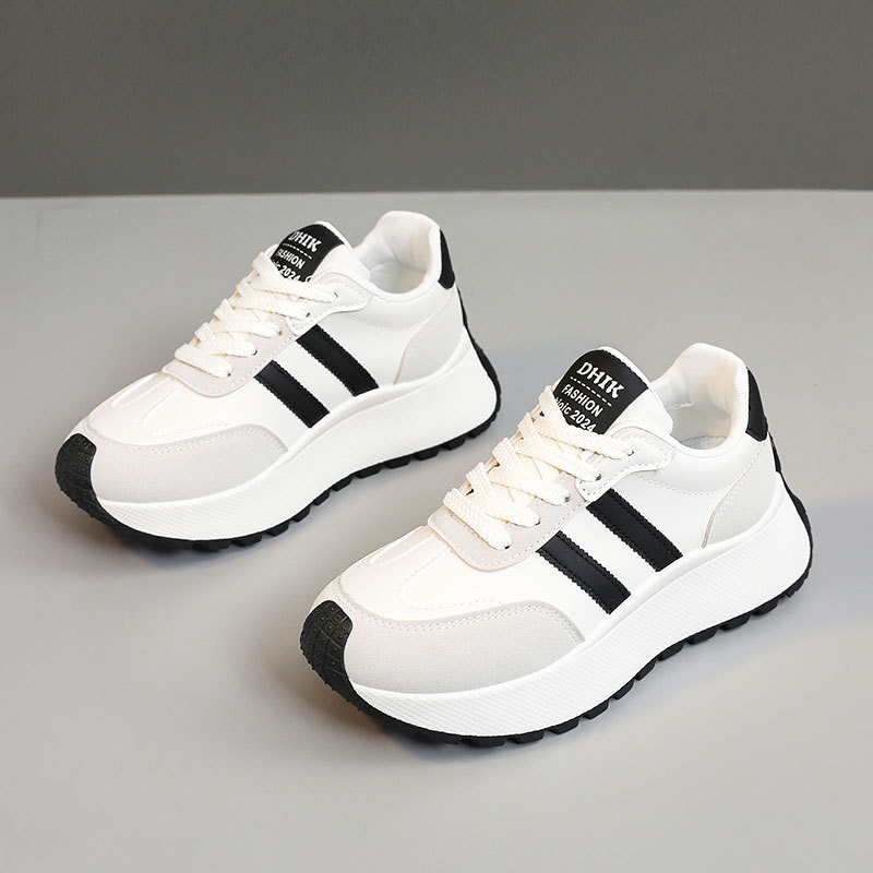 Women's Fashionable Lace Up Platform Walking Sneaker