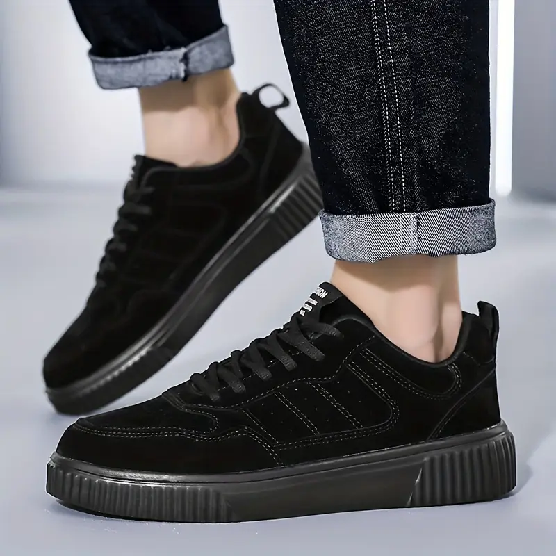 Men's Lightweight Lace-Up Casual Sneakers