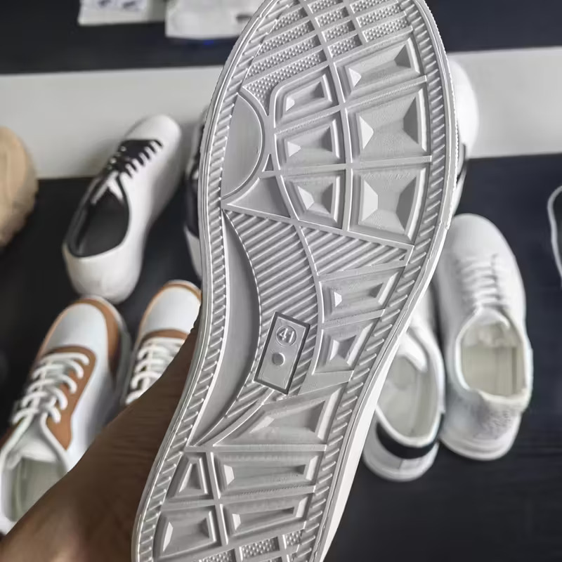 Men's Comfortable Non-slip All-Season Sports Shoes