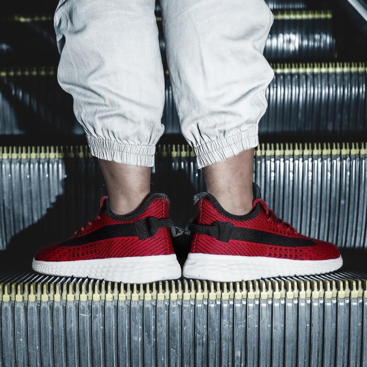 Men's Ultra-Light Fly-Knit Sneakers