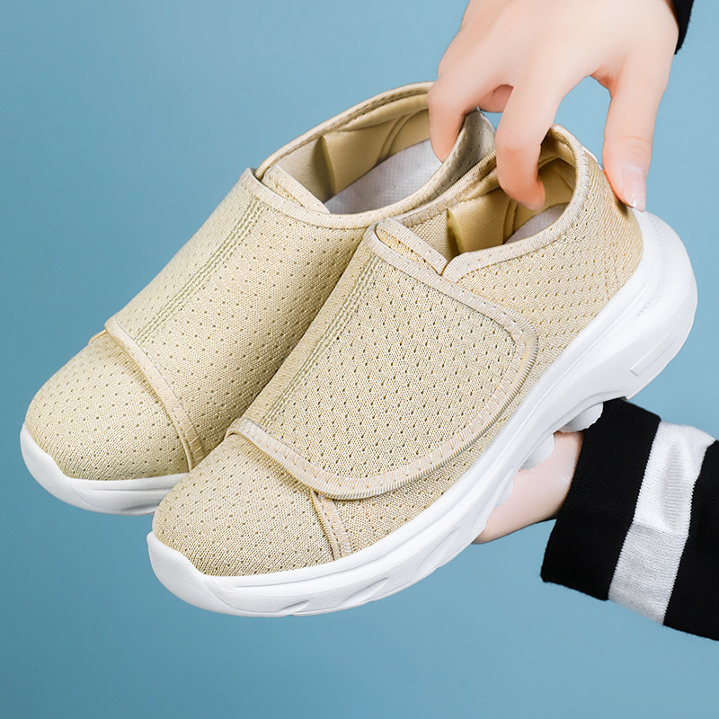 Lightweight Wide Fit Breathable Women's Walking Shoes