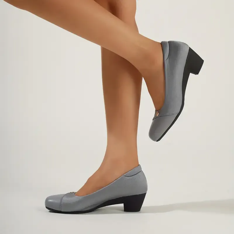 Ladies Solid Color Soft Loafers