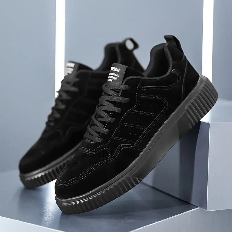 Men's Lightweight Lace-Up Casual Sneakers