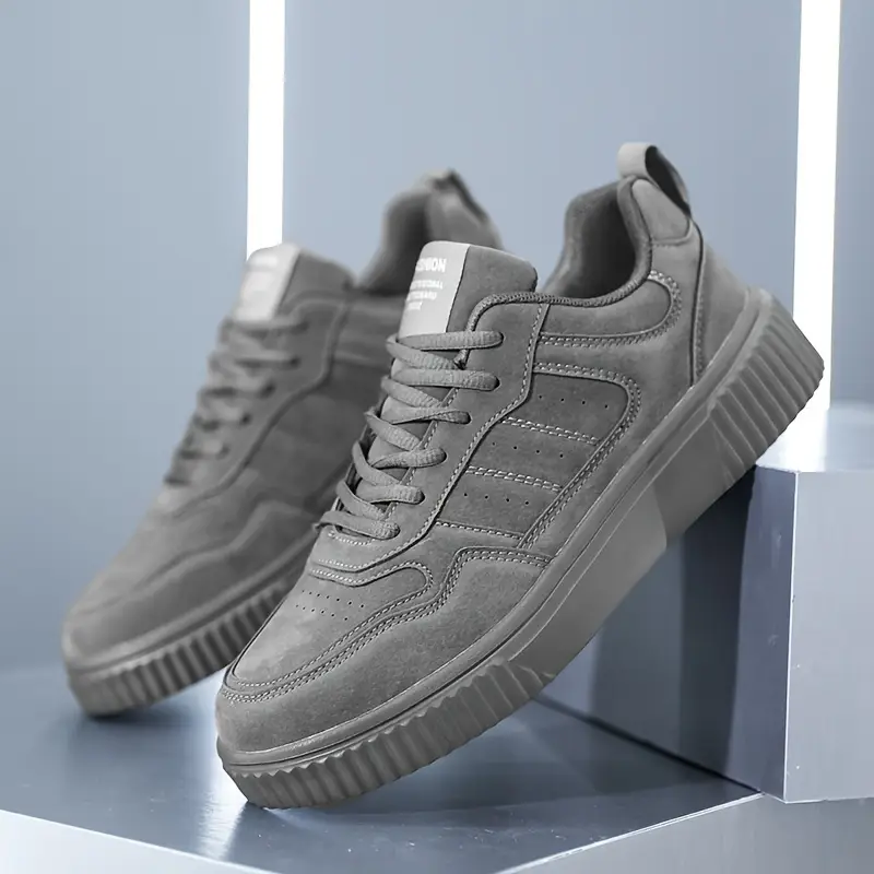 Men's Lightweight Lace-Up Casual Sneakers