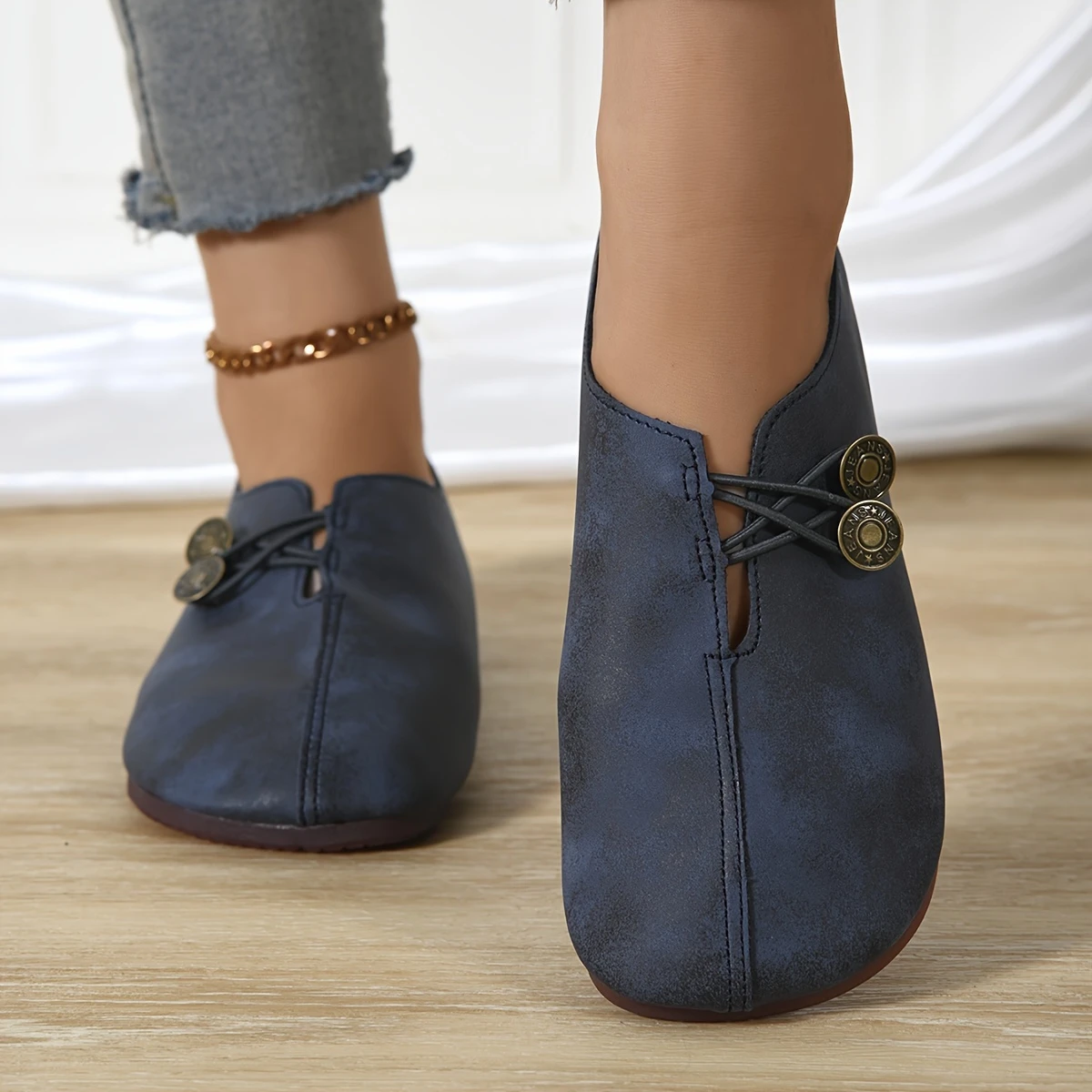Lightweight Women's Soft Sole Round Toe Flats