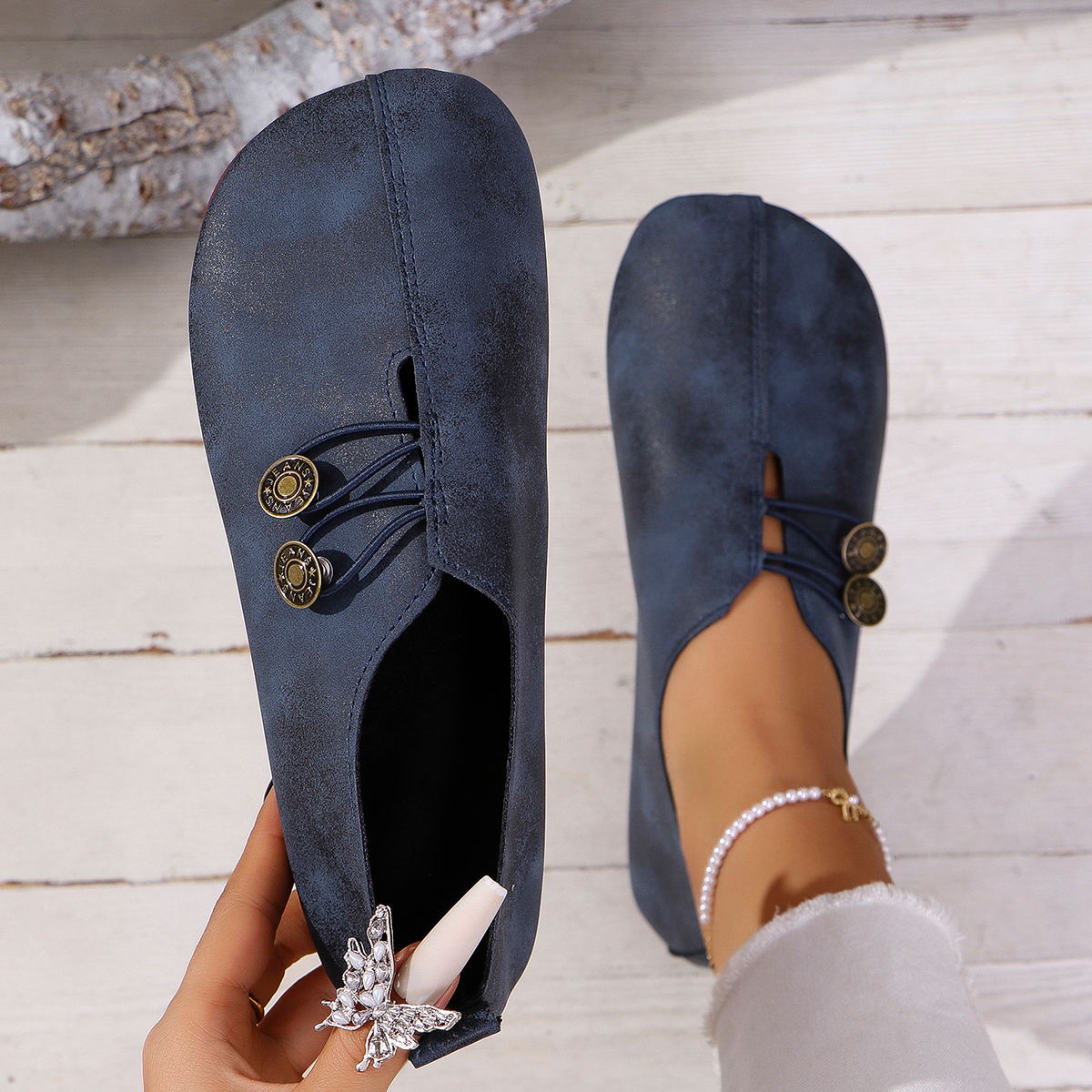 Lightweight Women's Soft Sole Round Toe Flats