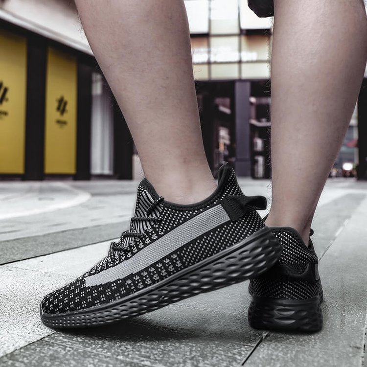 Men's Ultra-Light Fly-Knit Sneakers