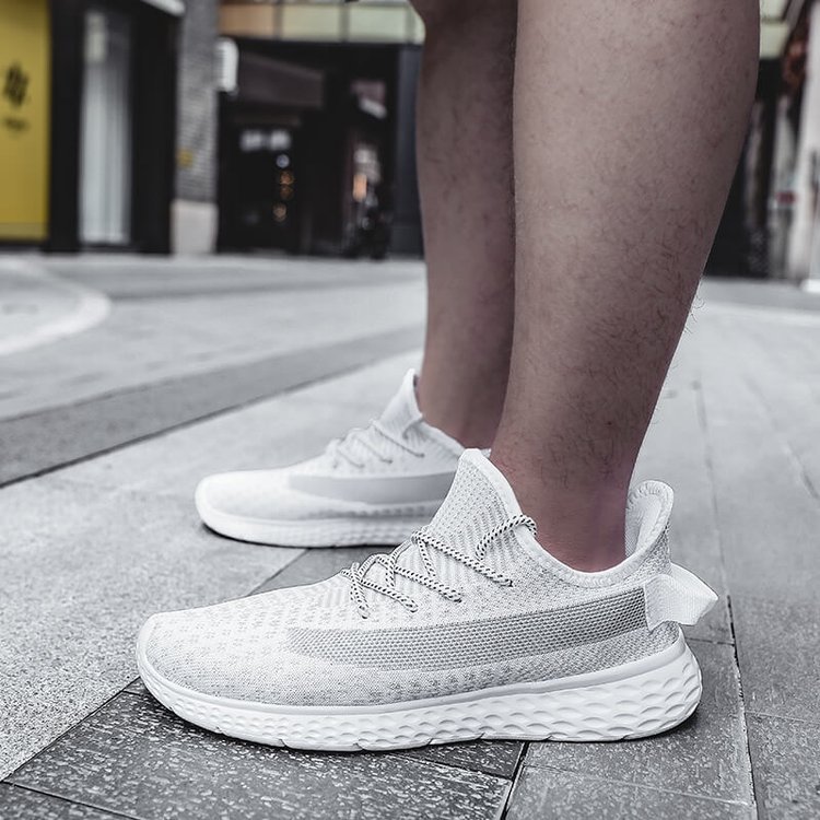 Men's Ultra-Light Fly-Knit Sneakers