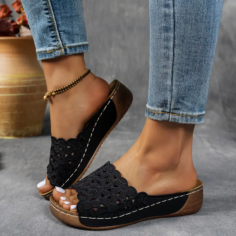 🔥HOT SALE🔥Ladies lightweight and comfortable slip-on sandals