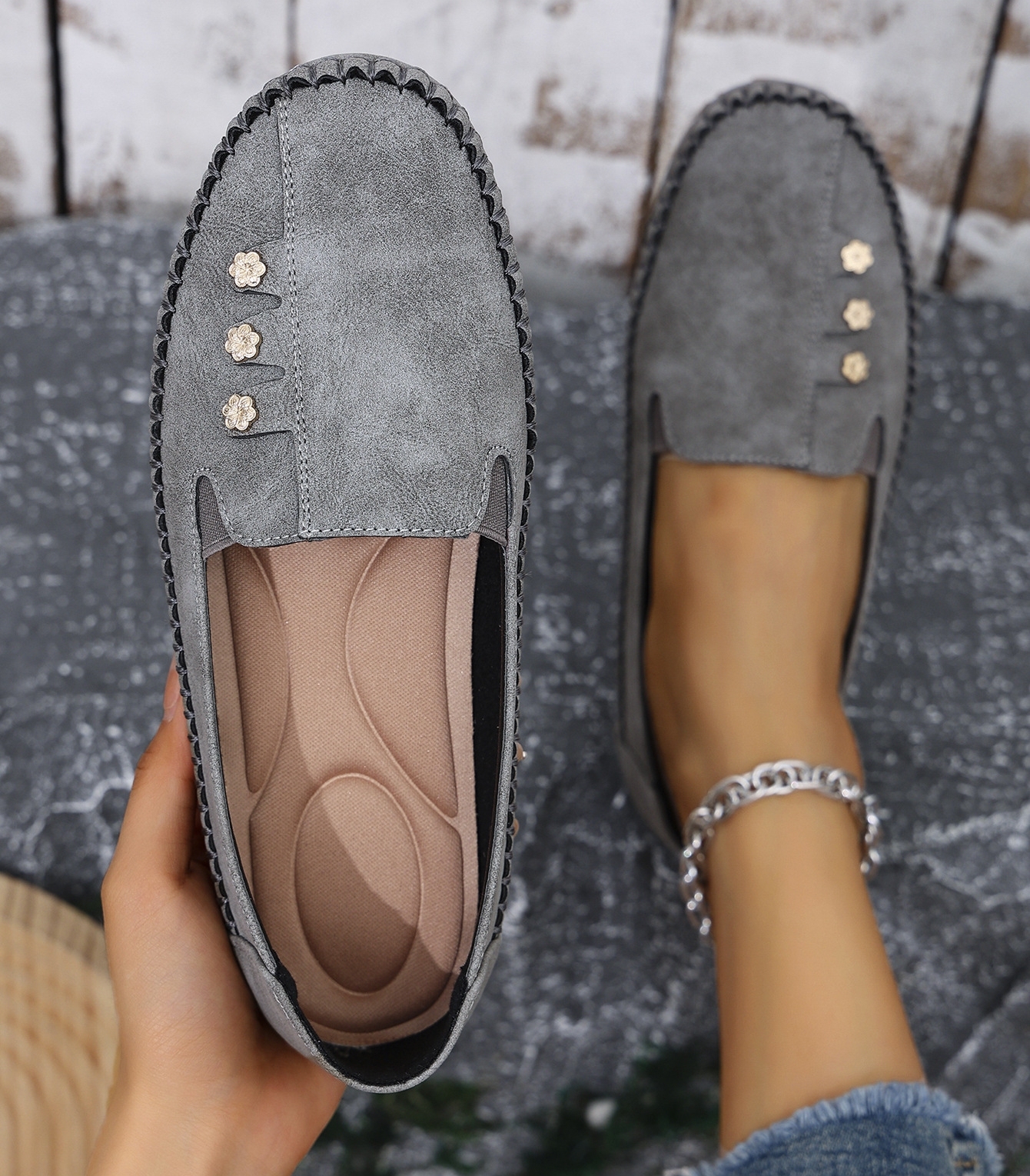 🔥2025 New Women's Vintage Style Flat Shoes-Buy 2 get free shipping