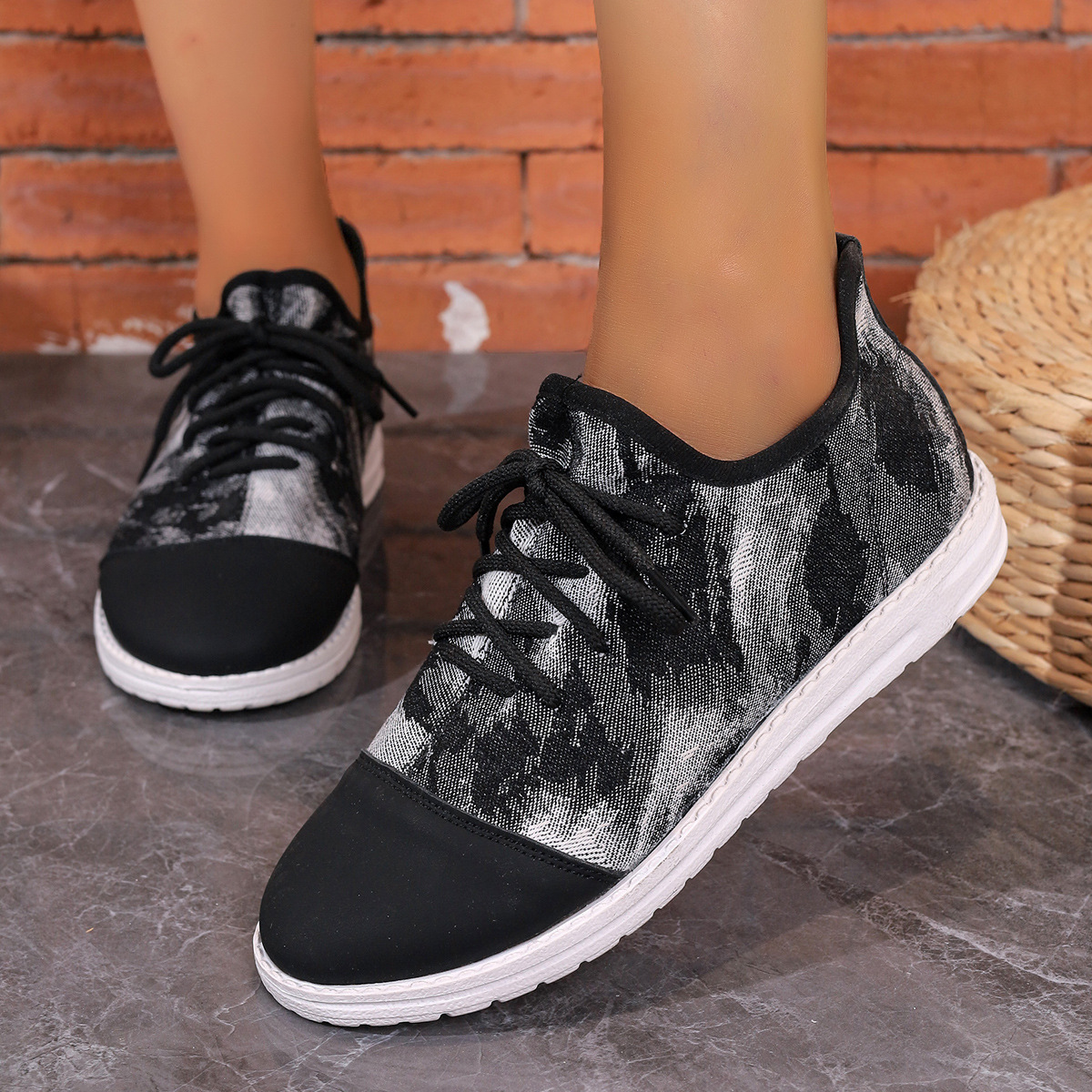 2025 new lace-up flat shoes