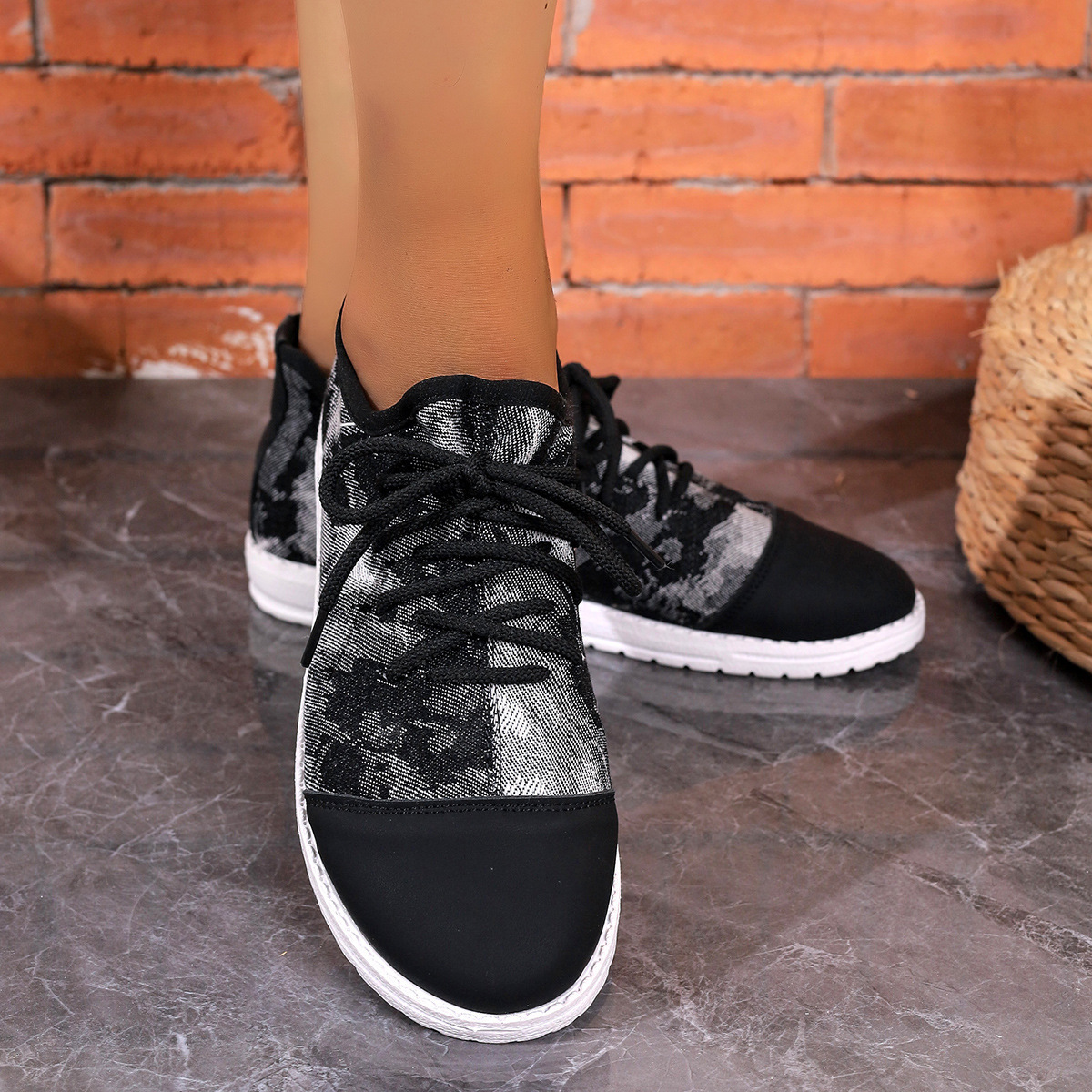 2025 new lace-up flat shoes