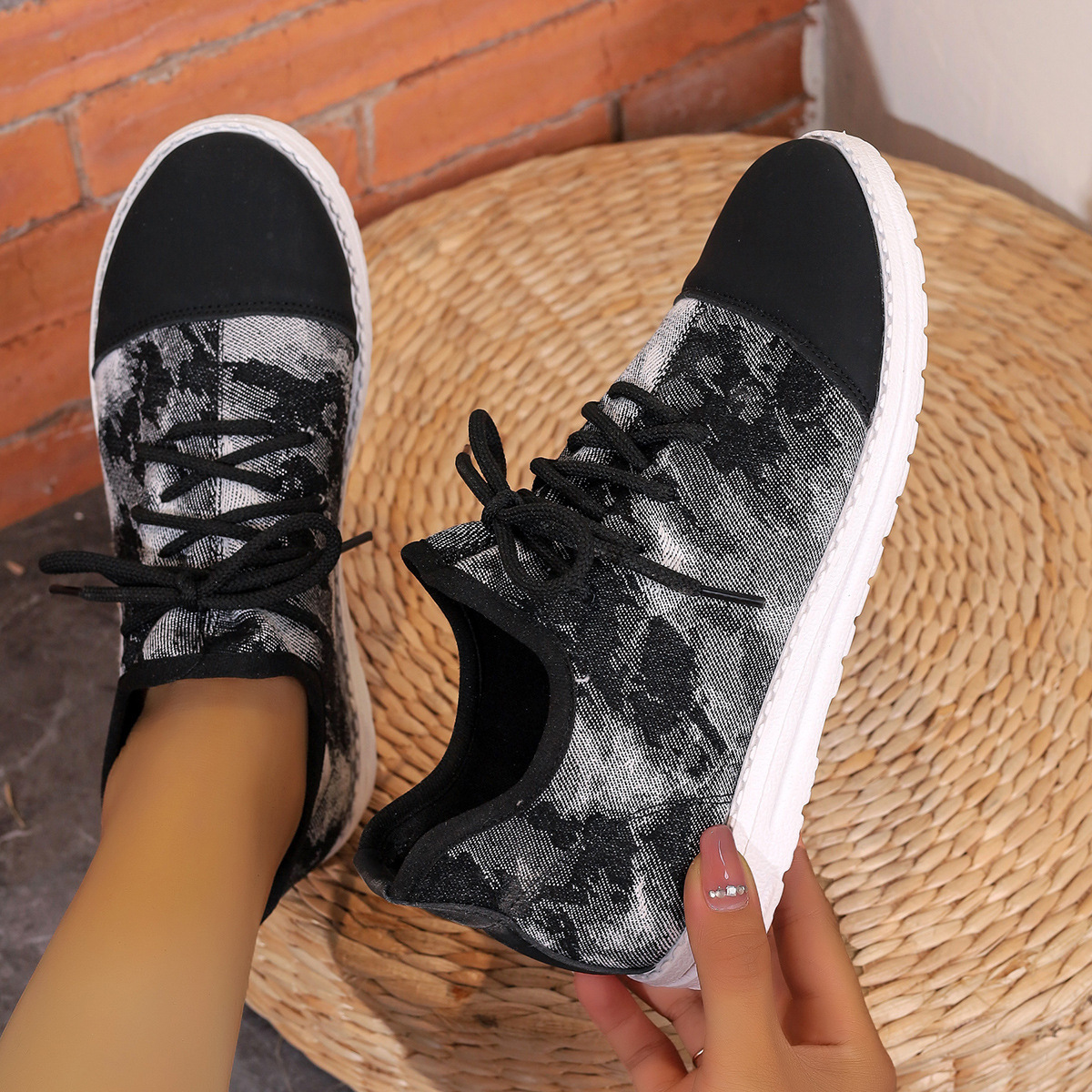 2025 new lace-up flat shoes