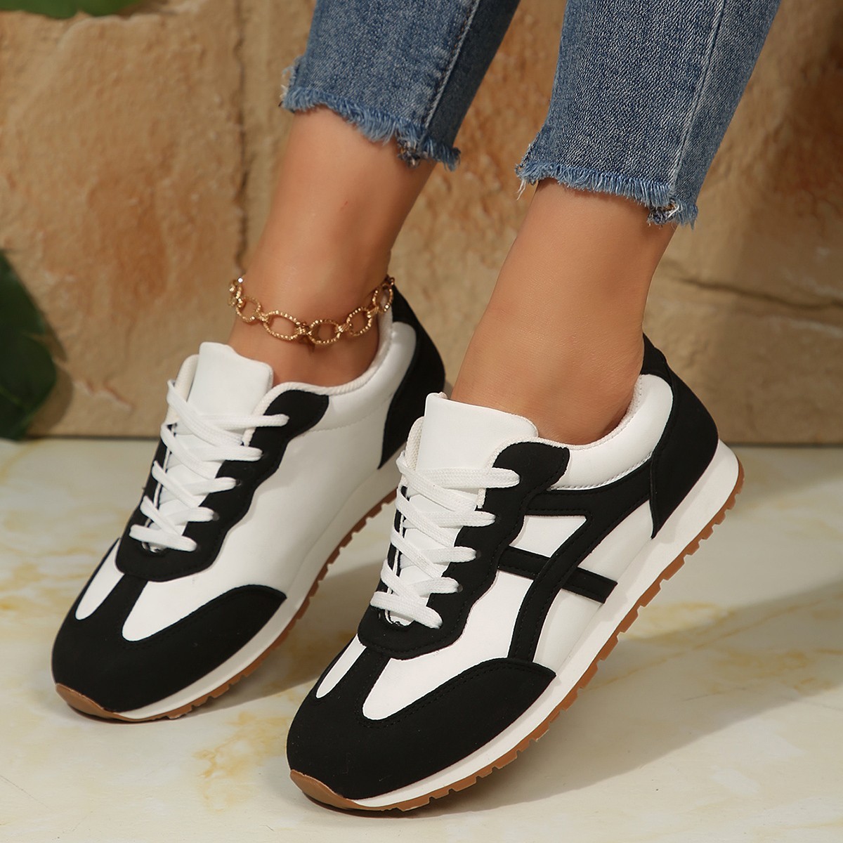 🔥Hot Sale🔥Women's fashionable, lightweight and comfortable casual sneakers - Buy 2 get free shipping