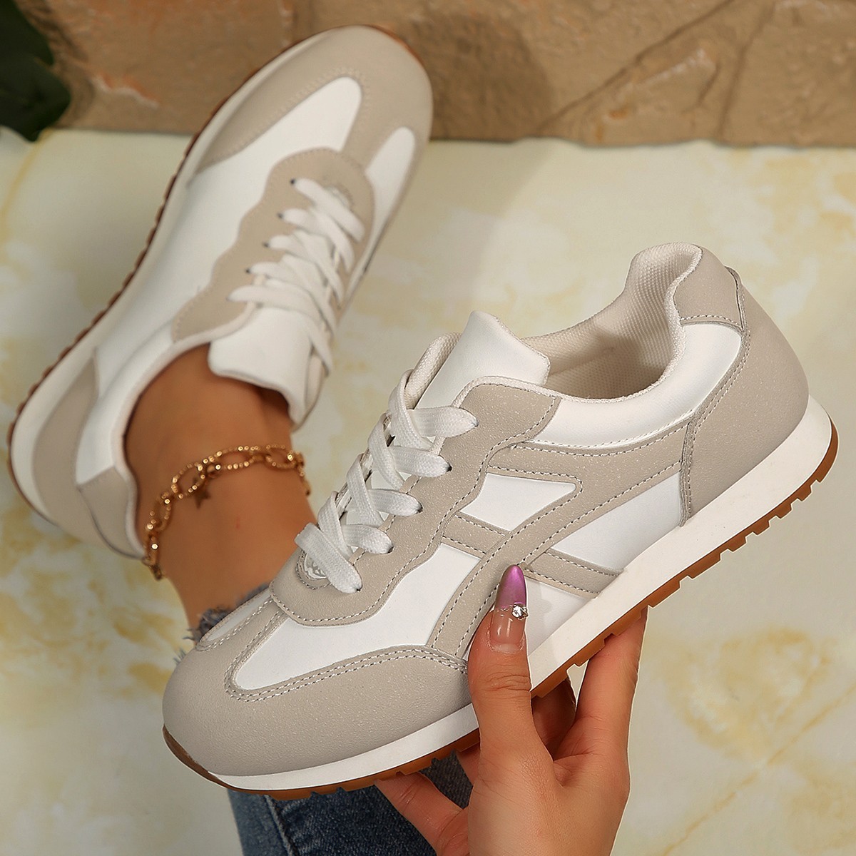 🔥Hot Sale🔥Women's fashionable, lightweight and comfortable casual sneakers - Buy 2 get free shipping