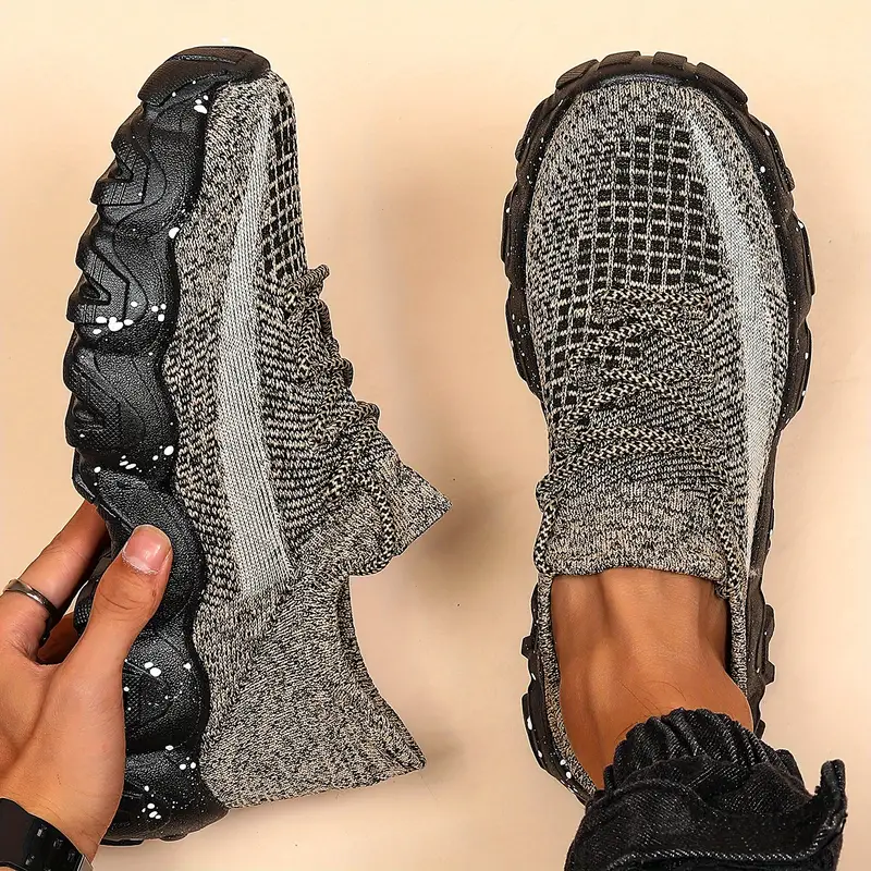 Men's knitted breathable and comfortable non-slip lace-up sneakers