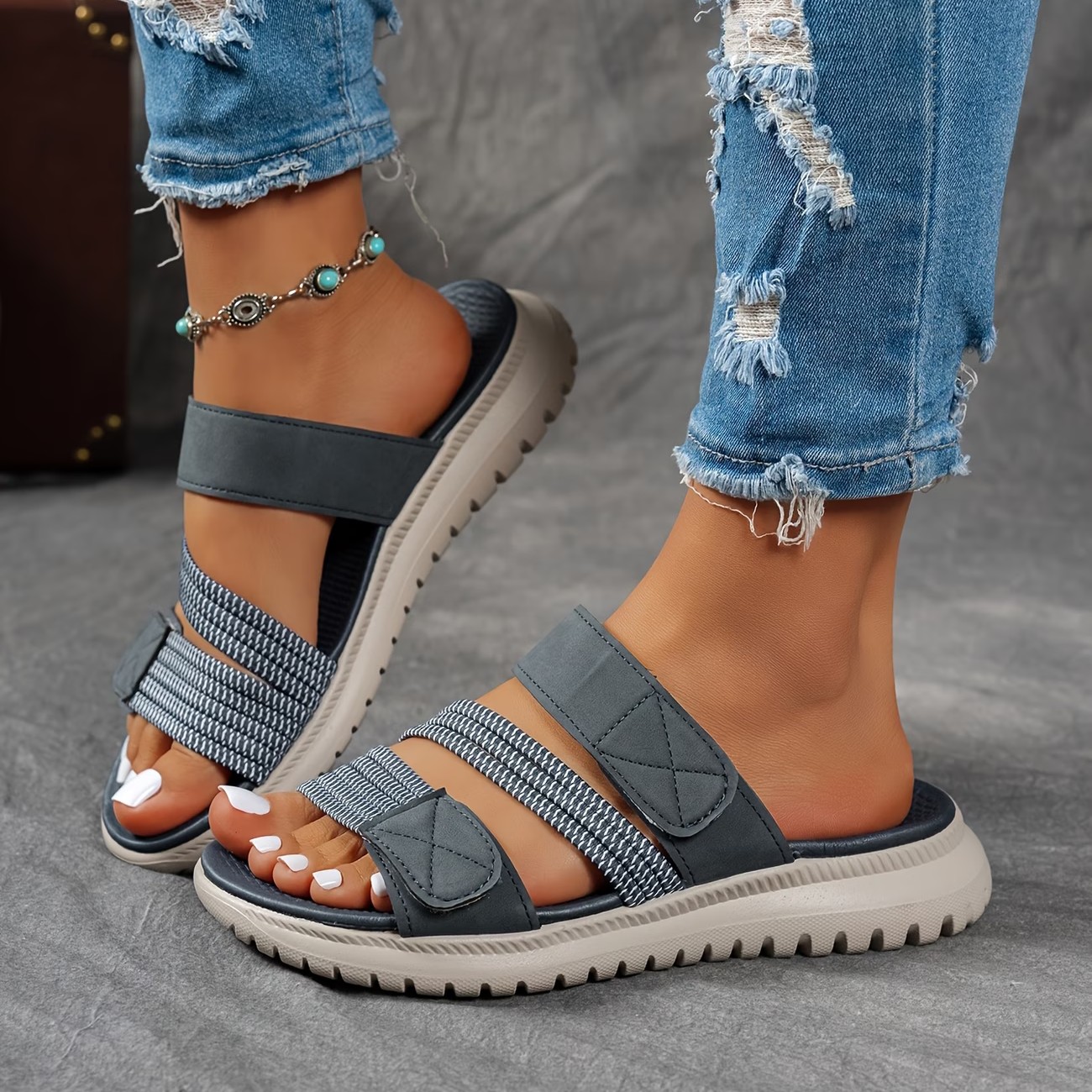 Women's Summer Fashion Sandals - Casual Beach Shoes, Low Heel, Comfortable, Suitable for Outdoor Vacations and Everyday Wear