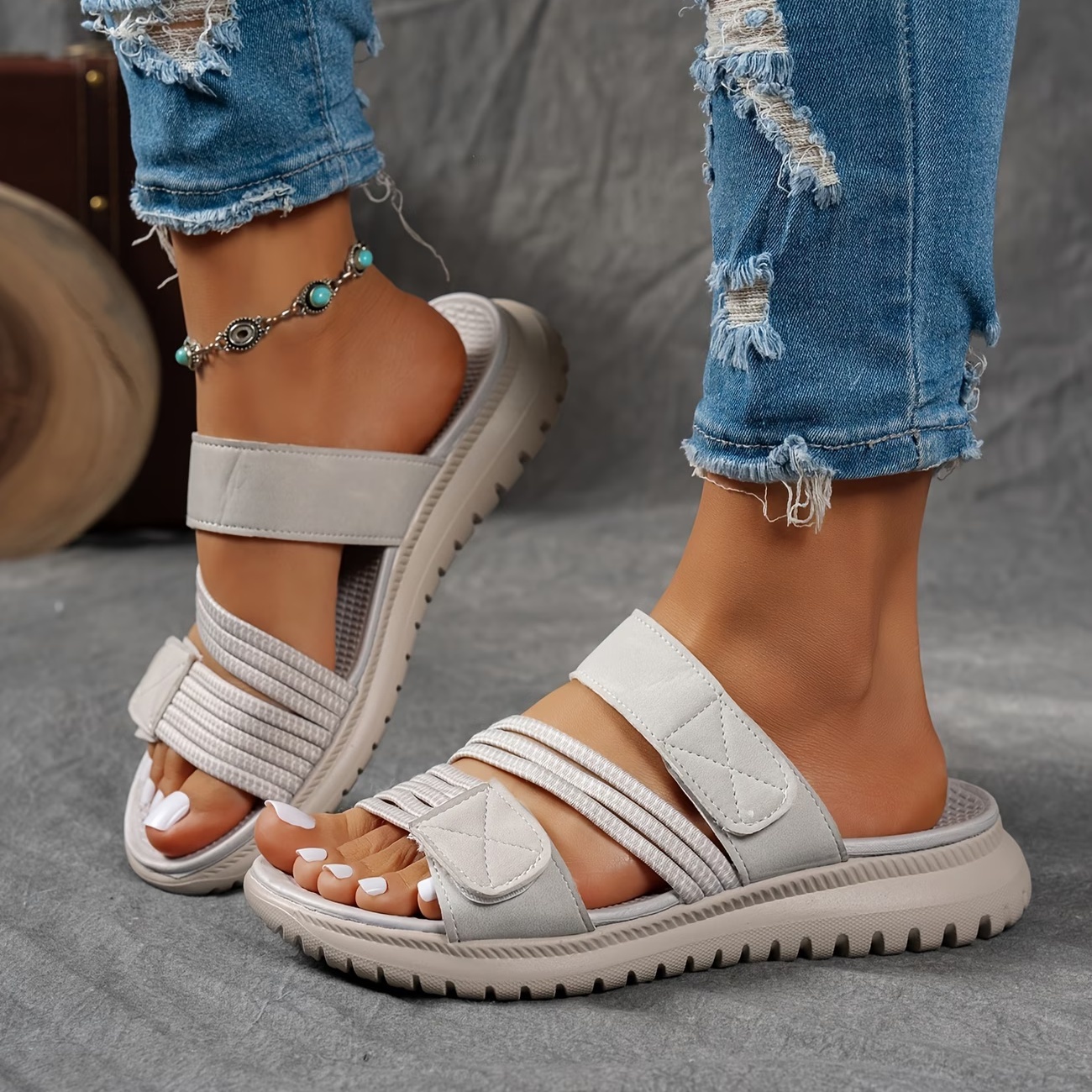 Women's Summer Fashion Sandals - Casual Beach Shoes, Low Heel, Comfortable, Suitable for Outdoor Vacations and Everyday Wear