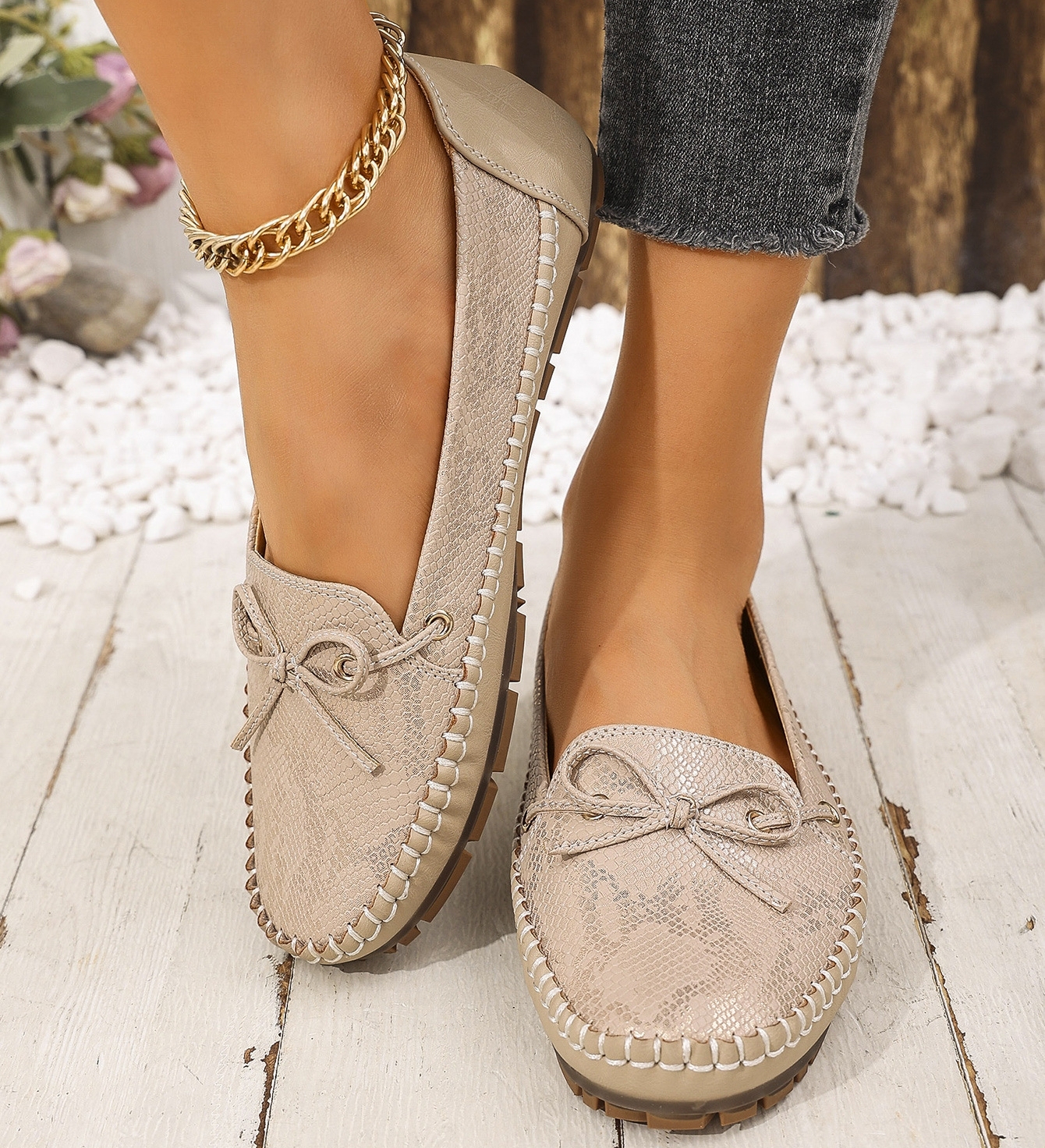 🔥Last Day Promotion 50% OFF - Women's Comfortable Soft Vintage Style Leather Flat Loafers