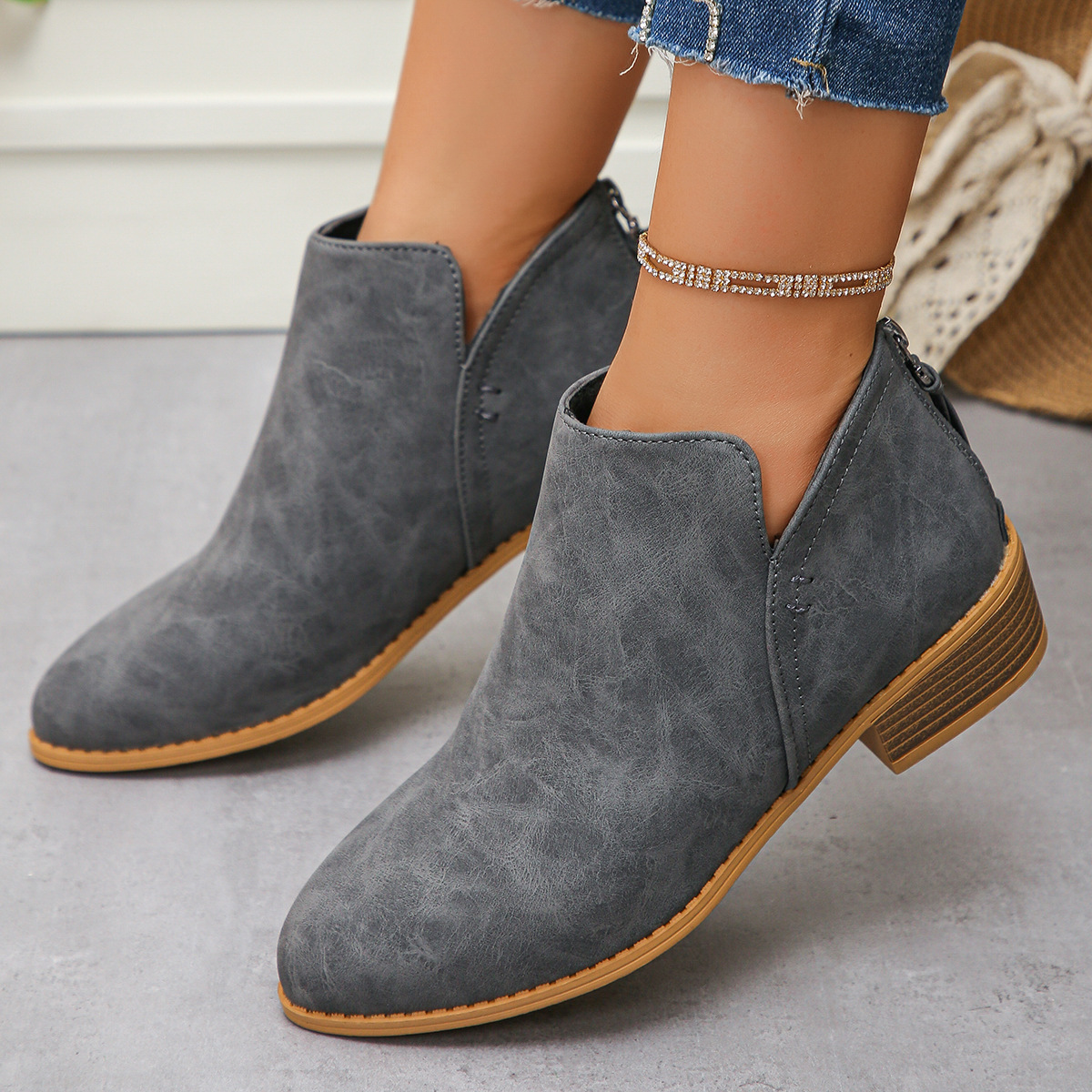 Women's casual thick heel solid color leather boots