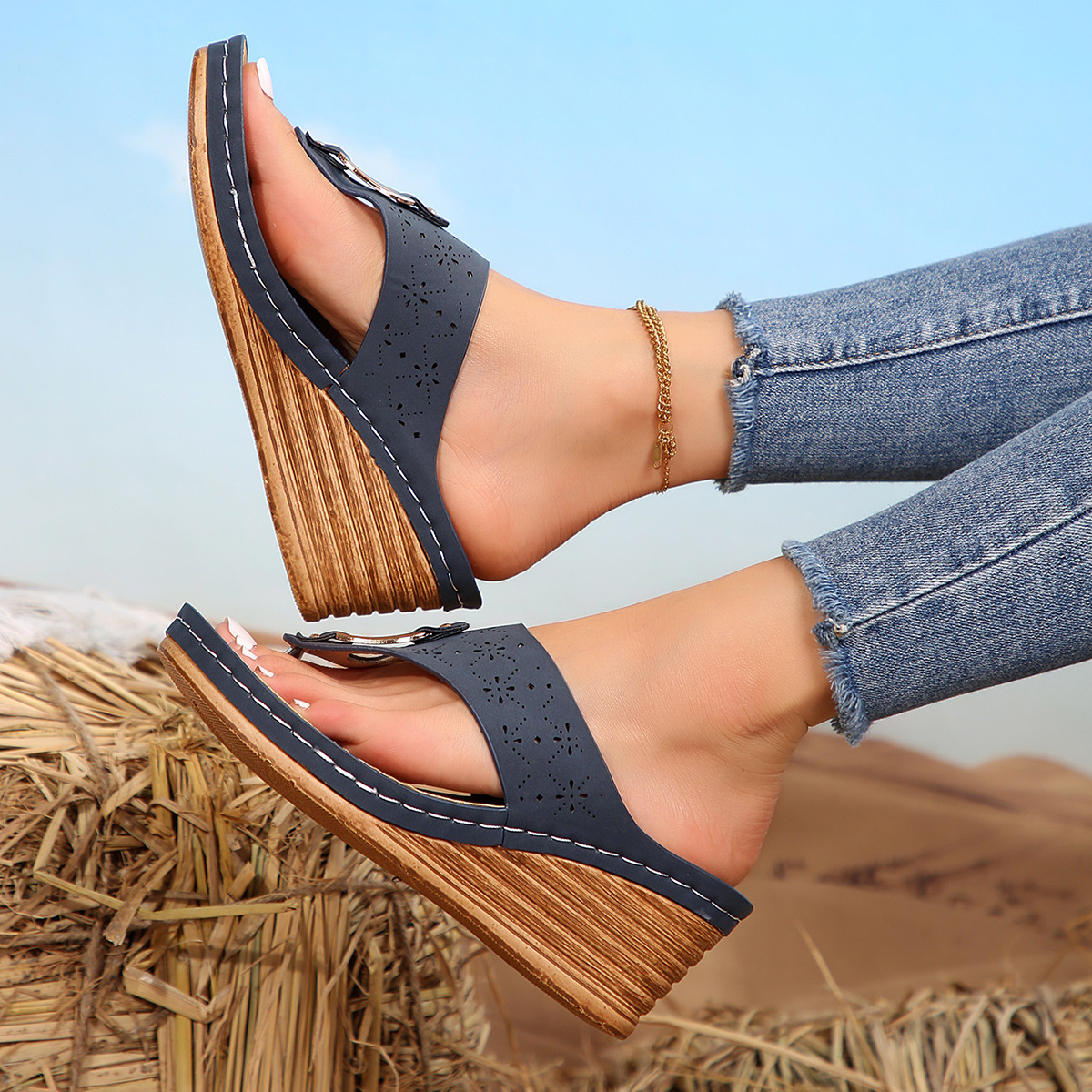 🔥2025 Summer Imitation Wood Wedge Thick-soled Casual Flip Flop - Buy 2 get free shipping