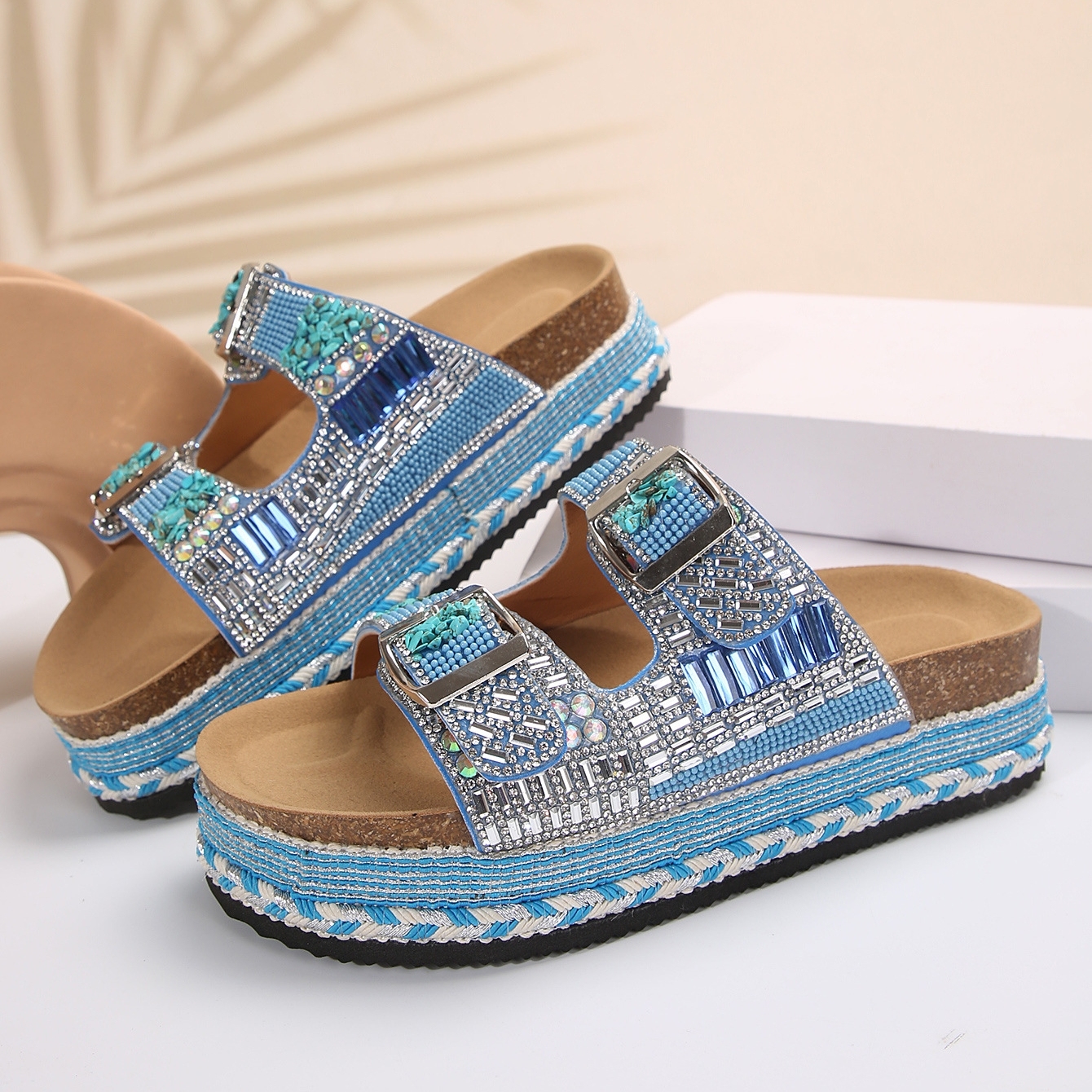 🔥Women's new summer thick-soled cork slippers