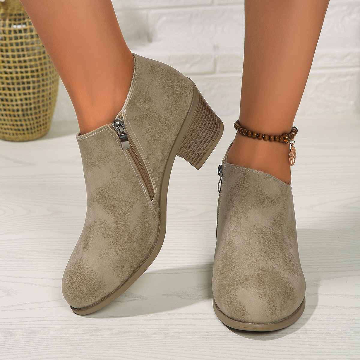 Women's side zipper mid-heel boots