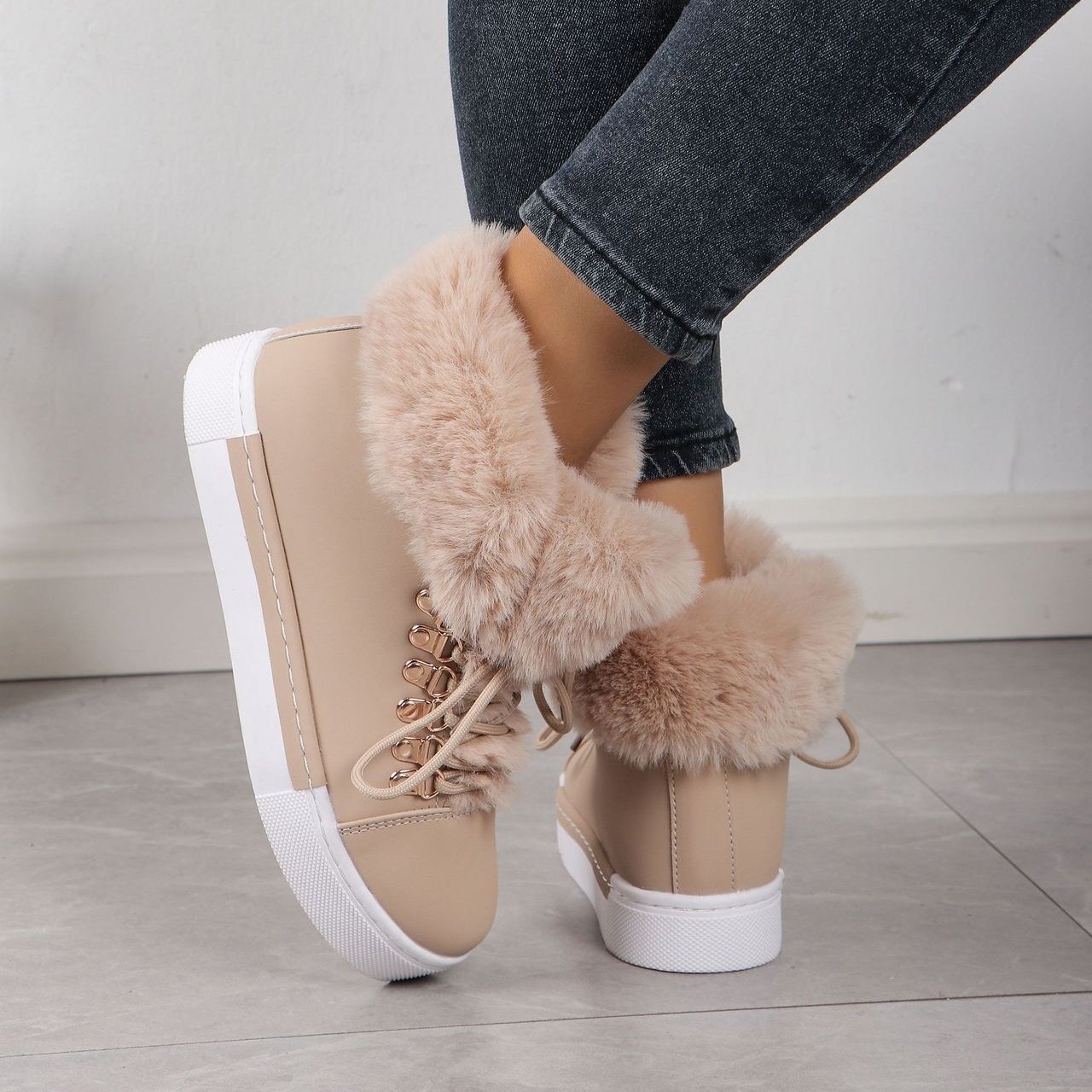 Women's winter thick wool lace-up warm boots